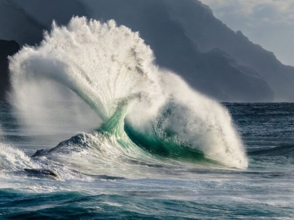 Na Pali Vee by Alan Hart