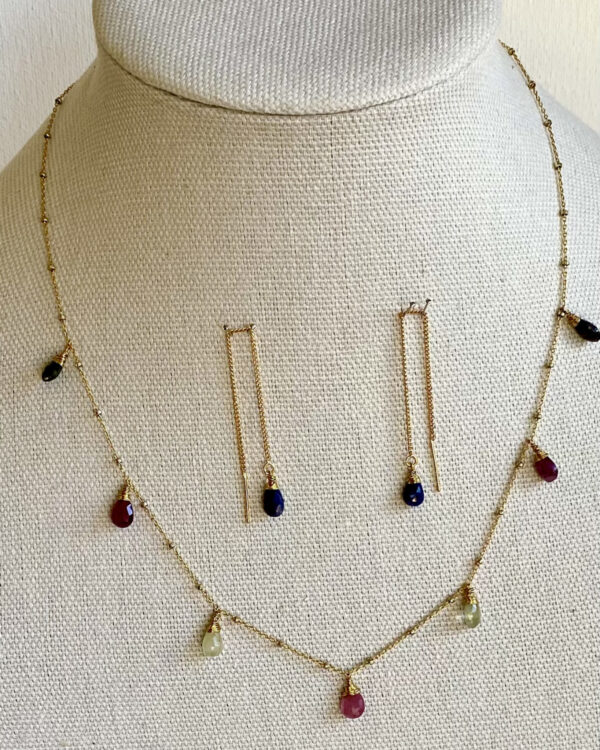 Necklace and earrings with sapphires by Lana Potels